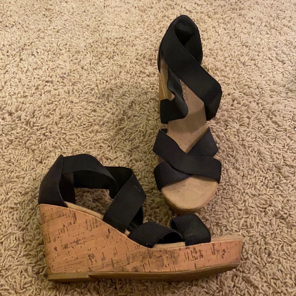 Maurices Black Wedges🌵